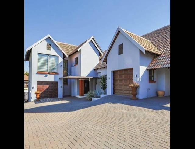 4 BEDROOM HOUSE FOR SALE IN OLYMPUS COUNTRY ESTATE
